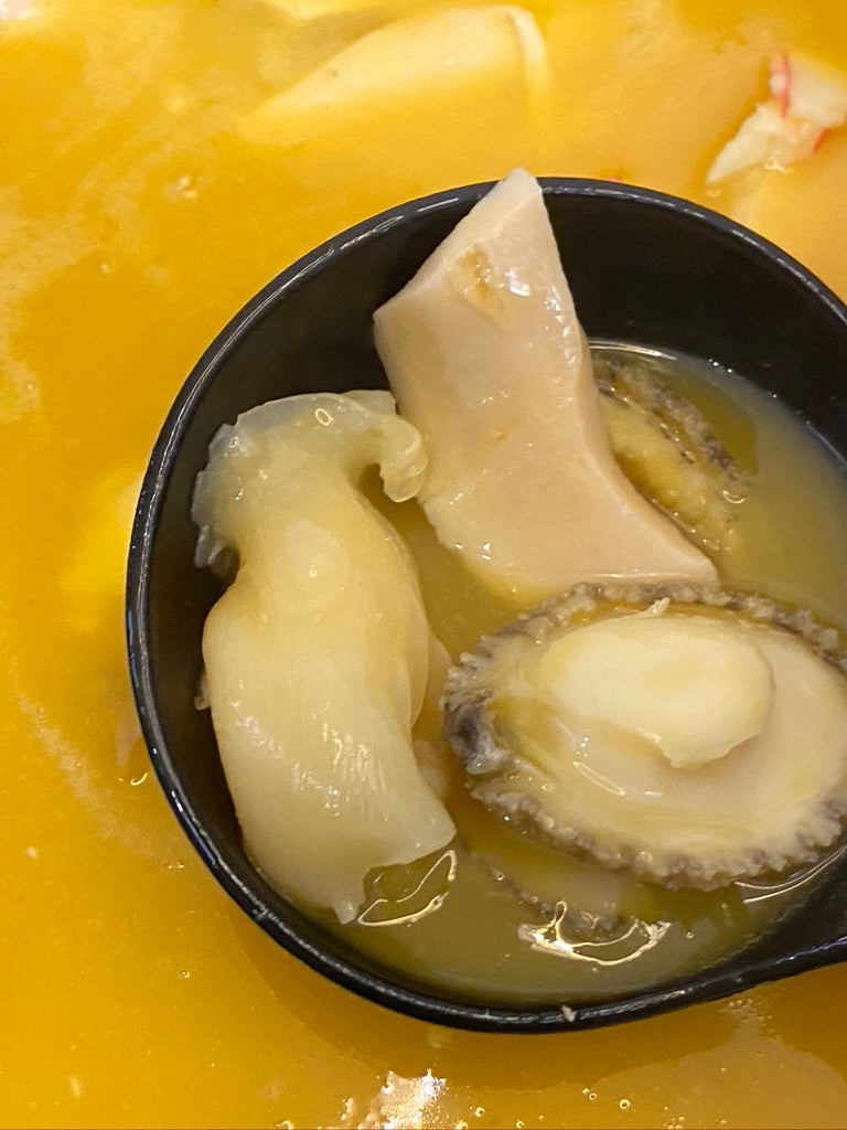 鮑魚花膠雞煲(南瓜花膠湯底)(4-5人份量)